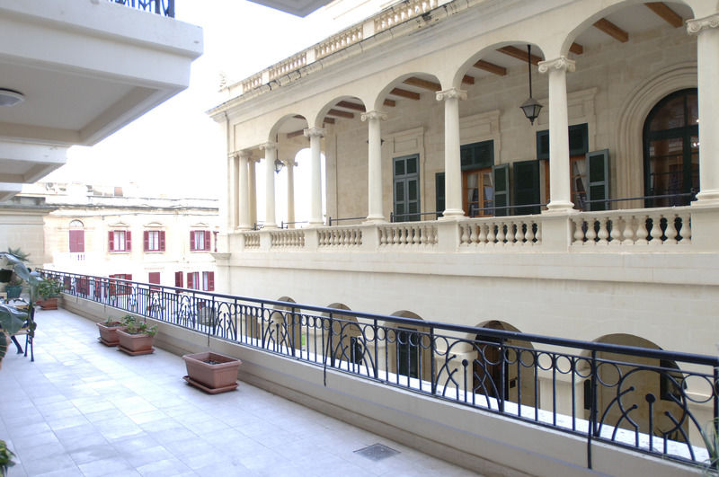 Готель Ax Palazzo Capua Сліма Екстер'єр фото